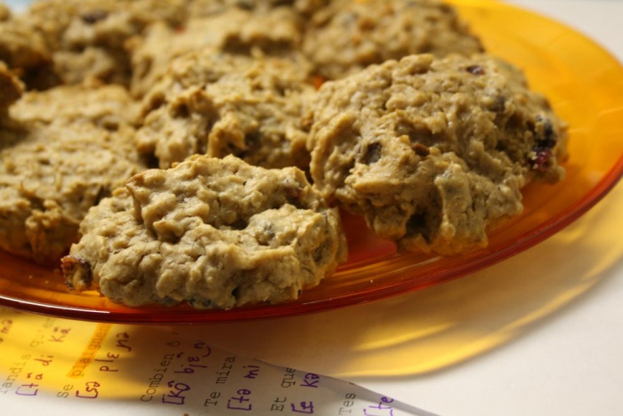 クッキーにしてもOK／Photo：oatmeal peanut butter craisin cookies  by indigotimbre