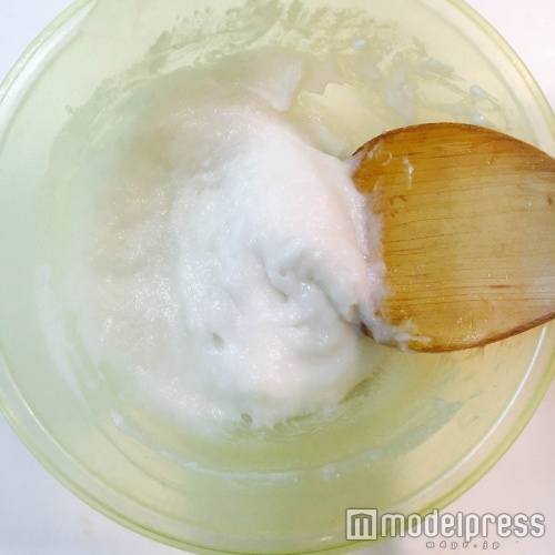 モチモチお餅に変身（C）モデルプレス