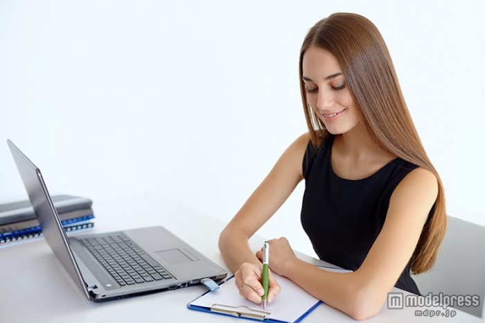 座りっぱなしはデカ尻の危険性大（Photo by gladkov） 