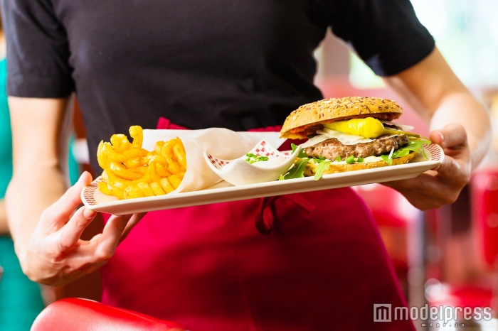 夏の頃と同じ量を食べていると次第に脂肪が…（photo by Kzenon／Fotolia）