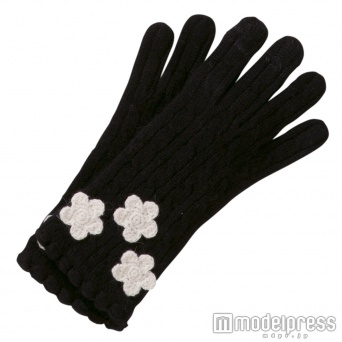 「デイジーニット グローブ」5,400円（税抜）