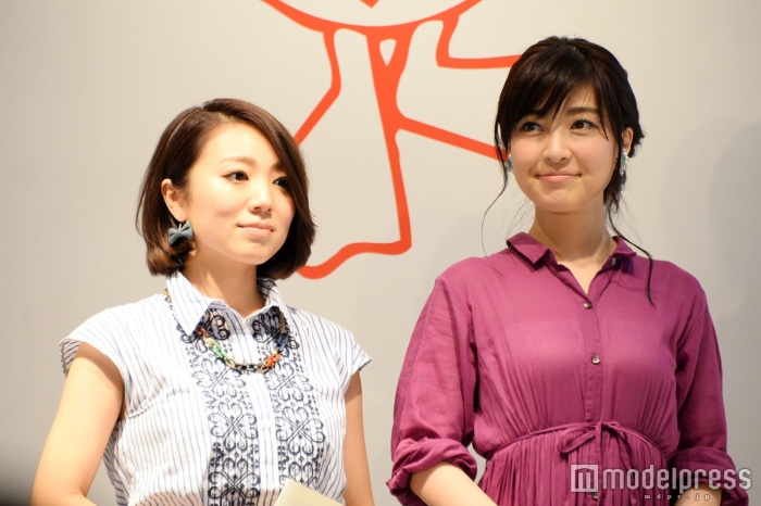 （左から）真鍋摩緒、永末まゆ（C）モデルプレス