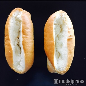 パンに切り込みを入れて(C)モデルプレス