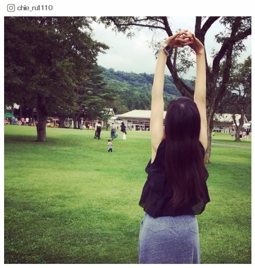 1日1分の「背伸び」で気付いたら痩せてた！魅力と簡単やり方／chie_ru1110さんInstagram