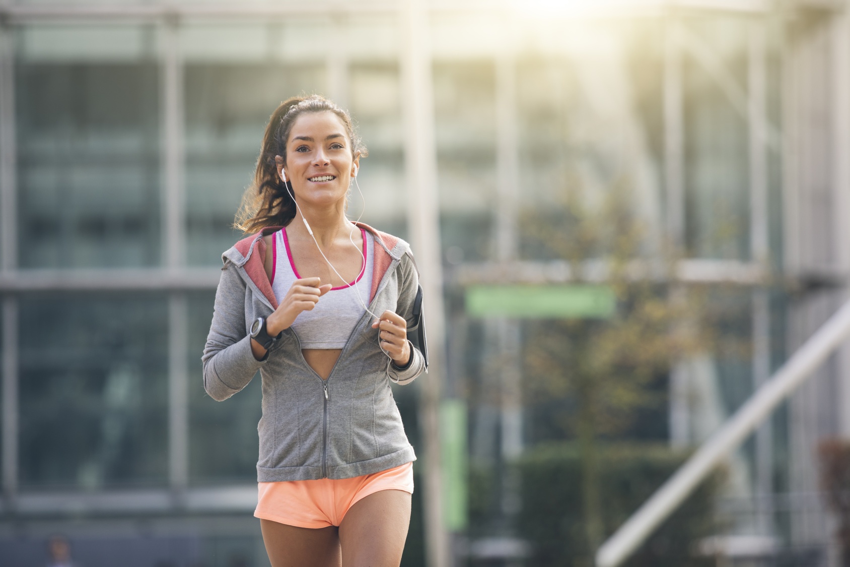 ダイエットのために走るなら朝？夜？運動初心者がランニングを続けるコツ