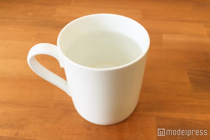 白湯（C）モデルプレス