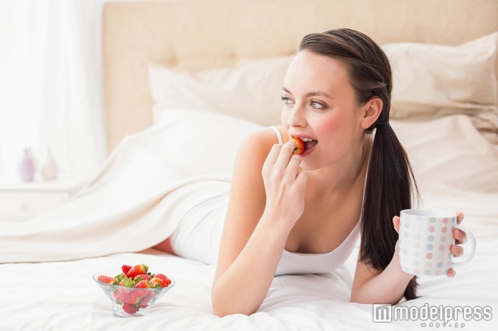 夕食を抑えれば目覚めも良くなりますよ（Photo by wavebreakmedia）