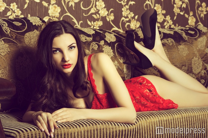 女性らしい肩を手に入れましょう（Photo by Sergeymalov）