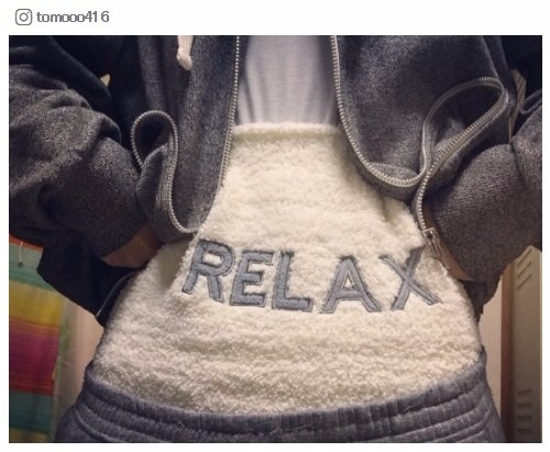 【ひみつの簡単ダイエット】「腹巻き」すると痩せる？／tomooo416さんInstagram