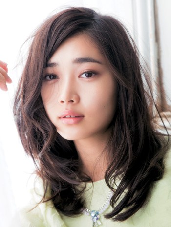 旬のふんわり前髪は、「マジックカーラー」で手に入る！