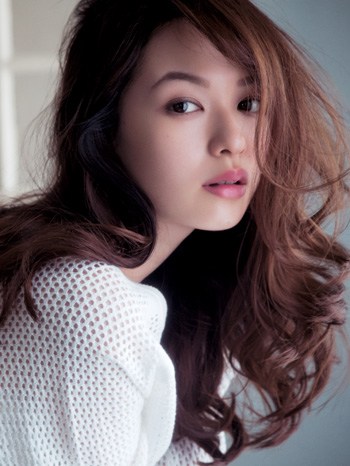 旬のふんわり前髪は、「マジックカーラー」で手に入る!