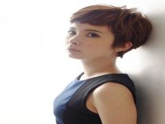 最新髪型！ガーリーにもボーイッシュにもなれるマッシュショート