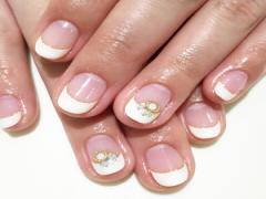 自分で自宅で簡単に出来る！ジェルネイル特集