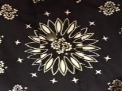 To:一歩先を行く個性派さん。夏はペイズリー柄ネイルで差をつける