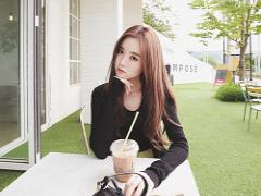 鎖骨にドキッ♡気になる彼の視線をいただき“デコルテ美人”になる方法！