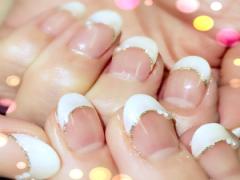 華やかオーラを指先にまとって♪ラメを使ったキラキラネイル