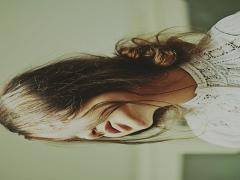 セルフネイルでも「スキ」を作って、指先にクリアなこなれ感を出そう ♡