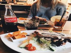 ダイエット中にご飯のお誘い。これさえ守れば大丈夫！ダイエット中の外食方法