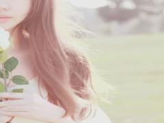 長時間出かけると髪がパサパサになる問題。ちょっとしたケアでサラサラヘアに♡