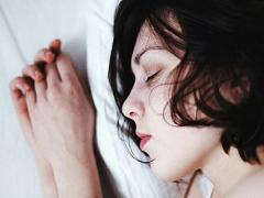 寝てる時こそあなたの素が出る‘寝方’でわかるあなたのタイプ＊