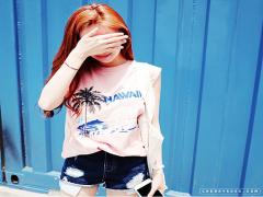 【危険】毎日のスマホの見過ぎで“若年性老眼”になっちゃうかも？！