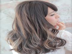 おしゃれ女子の今の気分は「ハイライト」。濡れても巻いても結んでもカワイイ最強ヘアカ