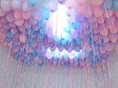 お呼ばれヘアにもぴったり！楽ちんシニヨンには、バレッタの一点投入◎