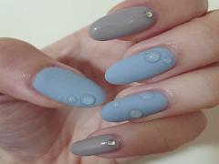 私は指先で雨を楽しむ♩爪にポツポツ降ってきた［水滴ネイル］