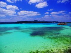 エメラルドグリーンネイルで大人な夏を手に入れて