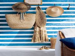 青と白、ときどき赤。シンプル可愛い'マリンネイル'で夏を120％満喫せよ♡