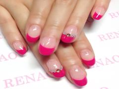 王道フレンチネイルで爪先をもっと素敵に演出しましょう