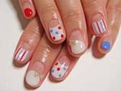 夏の新定番になりそうな予感！フレンチネイル×トリコロールカラー