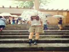 『雨の日用バッグ』を買い足すだけで、雨の日でも手繋ぎデートが実現しちゃう！