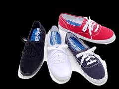 テイラースウィフトが履いて話題！お手頃価格のスニーカーKedsが気になる♡