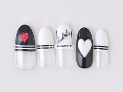 夏ネイルの新定番！涼しげ‘セーラーネイル’で一歩先をゆく♡