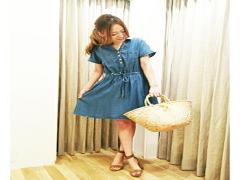 デニムワンピースで外国人風のナチュラルな雰囲気が可愛い着こなし♡