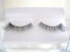 基本の付け方をおさらい！ケバくない「つけまつげ」で最速イメチェン