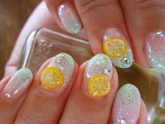 2015夏の指先は"爽やかさ"で勝負。夏にぴったり！レモンネイルカタログ