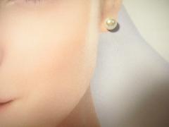 耳元のお洒落はチラッと程よい存在感の1粒パールピアスにおまかせ