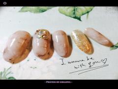 涼しげで、上品で、おしゃれ。「天然石ネイル」で大人っぽい指先に。