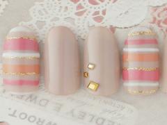 大人女子に捧ぐ！ラメを使った甘すぎないデートネイル♡