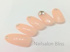 ガーリーさも忘れない♡女の子らしいシンプルジェルネイル