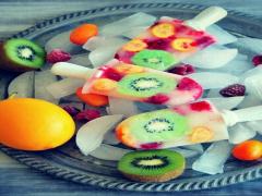 冷凍庫に入れるだけ！凍らせると美味しい意外な食べ物たち♡