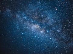 キラキラ☆になりたいの！星モチーフのネイルで手先から輝こう