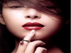 紫外線の夏こそ、リップケアを！3分でできる【自家製リップスクラブ】で史上最高の唇に