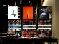 【数量限定】アルマーニの新作コスメで印象的な大人っぽい顔に。