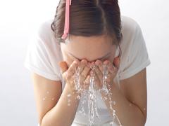 ”洗わない”洗顔法の実態って・・・？？本当はこういうことだったのか♡！