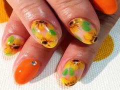 今年人気の花柄ジェルネイルを一挙紹介！つめ先に花束を♡