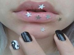 直せば魅力的な唇に♡唇を荒れさせるＮＧ行動7つ