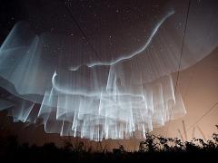 キラキラファンタジーな夏ネイル♡「オーロラネイル」で指先に神秘的な輝きを